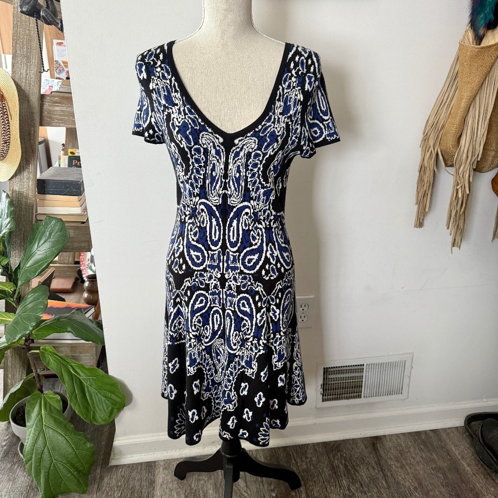 ETCETERA Dress Womens Fit n Flare Geometric Stretchy Sweater Size Small